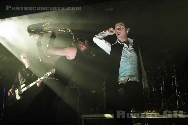 BAUHAUS - 2006-02-06 - PARIS - Le Bataclan - 